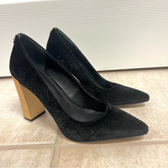 CALVIN KLEIN 'Neema' Pointy Toe Pump In Black Velvet golden heels womens size 6M - Picture 3 of 12